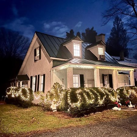 Across The Inn Entire Colonial House With Lovely Porch & Extremely Fast Wi-Fi Washington Buitenkant foto